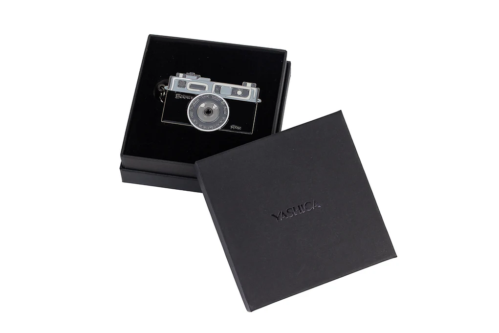 YASHICA Electro 35 Keychain - Image 3
