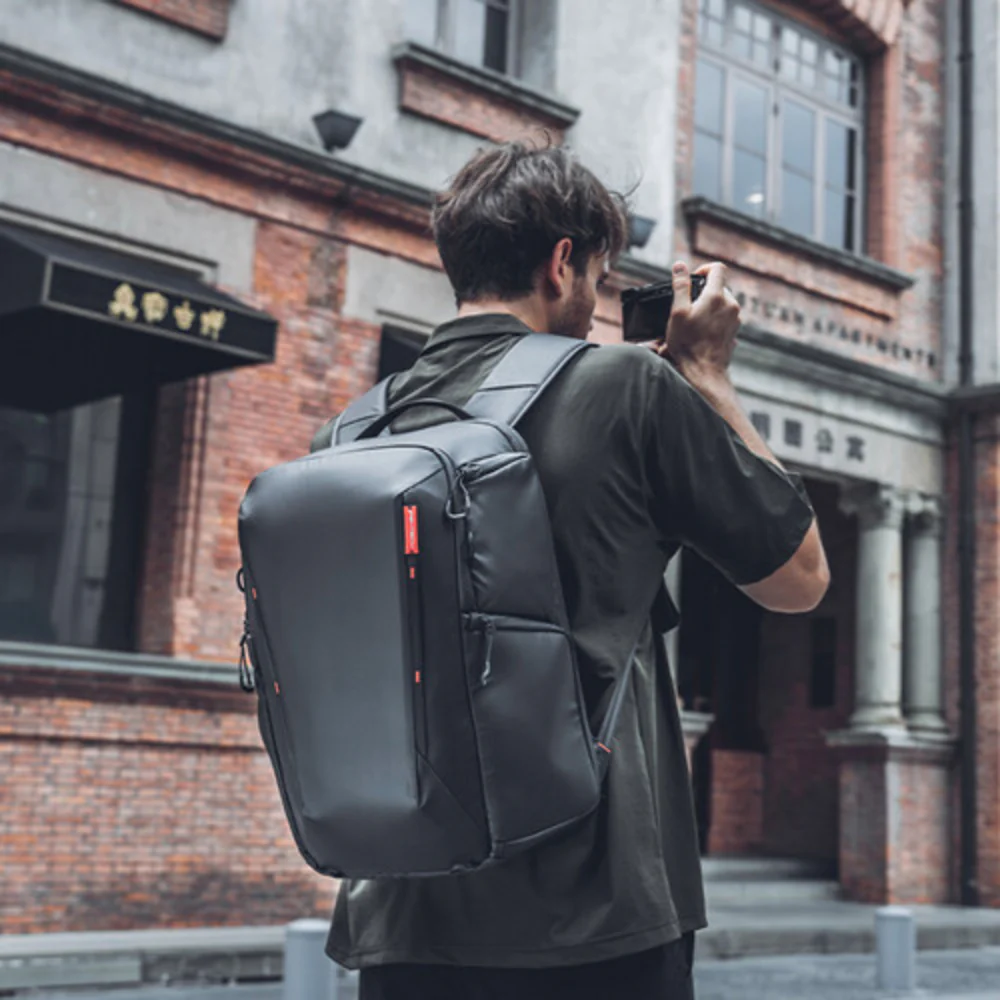 Hasselblad X2D 100C Pro Kit with XCD 20-35mm f/3.2-4.5 and OneMo Lite Backpack - Image 27