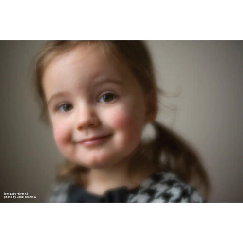 Lensbaby Velvet 56mm f/1.6 Lens for Canon RF - Image 6