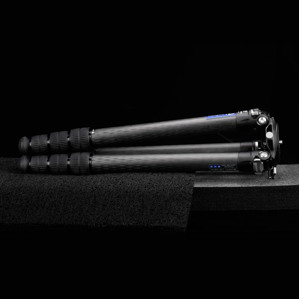 Leofoto LM-364C Summit Series 4 Section Systematic Carbon Fibre Tripod - Image 8