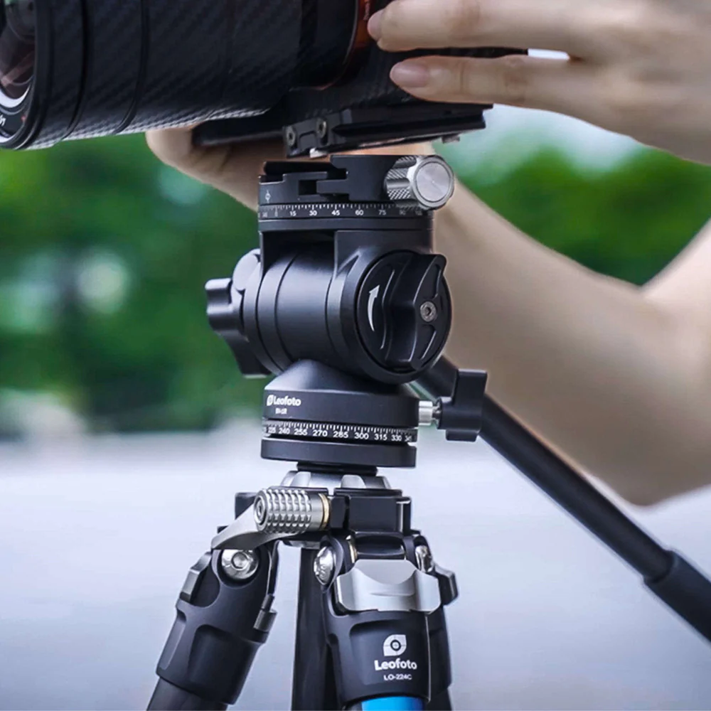 Leofoto LO-224C MR.O Series 4 Section Levelling Centre Column Carbon Fibre Tripod with BV-1R Video Head and BVL-01 Conversion Plate - Image 17