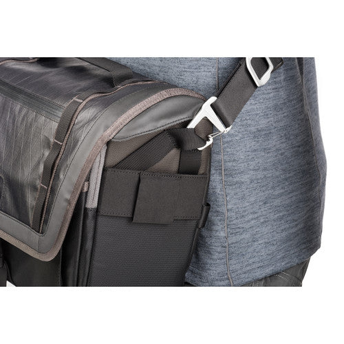 Mindshift Exposure 15 Messenger Bag - Black - Image 22