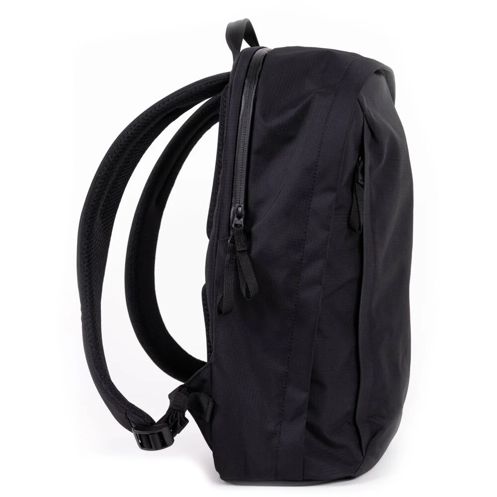 Moment - Everything Backpack 28L - Black - Image 3