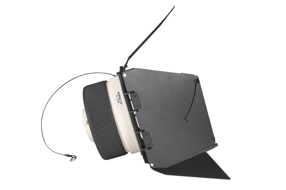 Nanlite Forza 500 Fresnel adaptor and Barn doors - Image 4