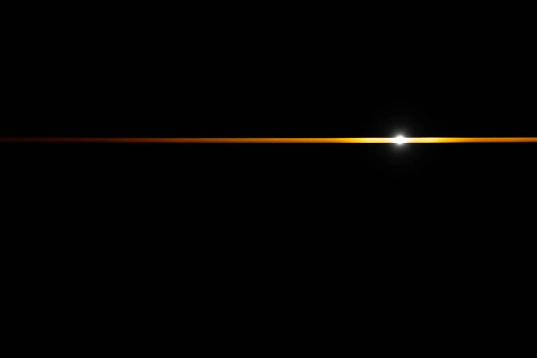 NiSi Cinema Rotating 77mm Allure Streak ORANGE (2mm Streak) - Image 2