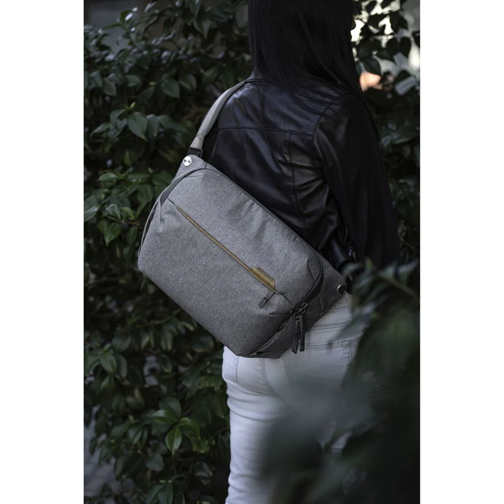 Peak Design Everyday Sling 10L v2, Ash - Image 7