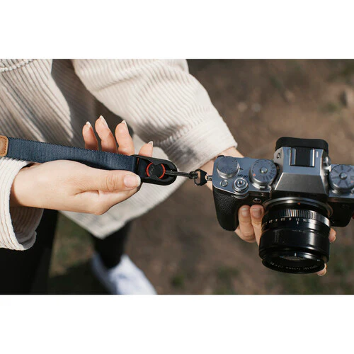 Peak Design Leash - Midnight - Image 9