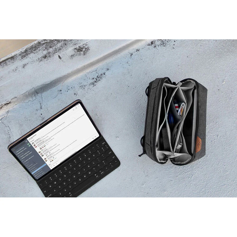 Peak Design Tech Pouch - Image 11