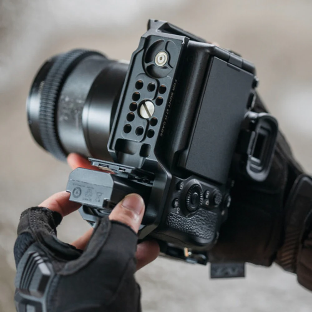 Tilta Basic Camera Cage Kit for Sony a7 IV (Black) - Image 6