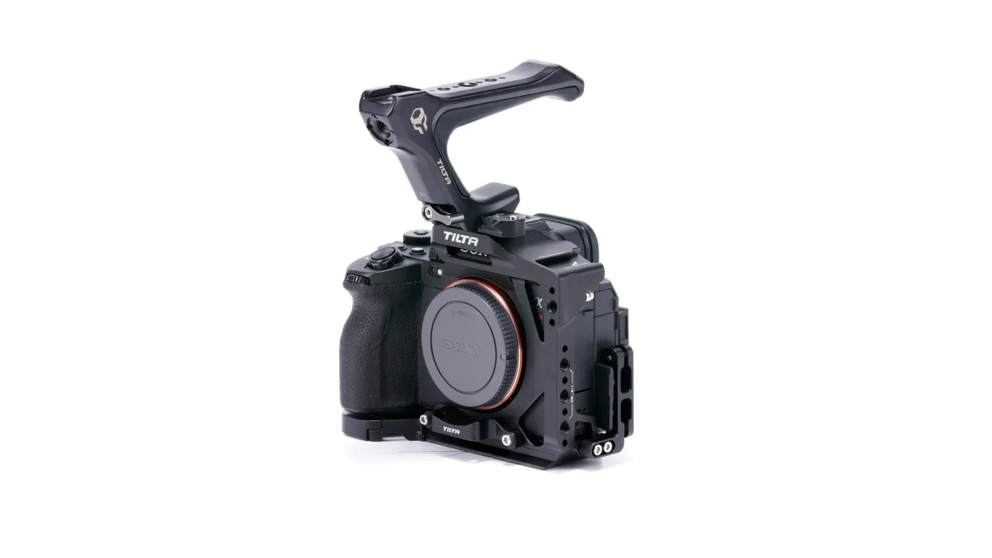 Tilta Sony a7R V Half Cage Lightweight Kit - Titanium Gray - Image 2