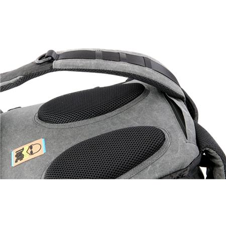 Toxic from 3 Legged Thing - Valkyrie Camera Backpack Medium - Onyx - Image 14