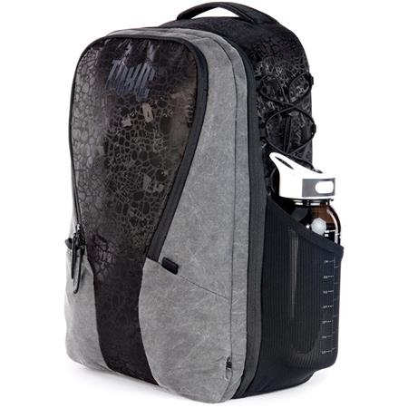 Toxic from 3 Legged Thing - Valkyrie Camera Backpack Medium - Onyx - Image 6