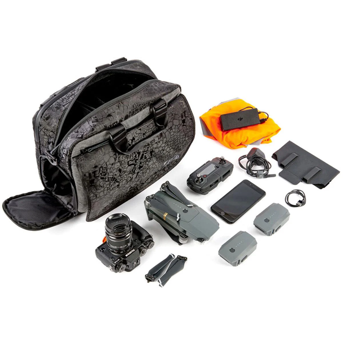 Toxic from 3 Legged Thing - Wraith Camera Messenger Bag Large - Onyx - Image 17