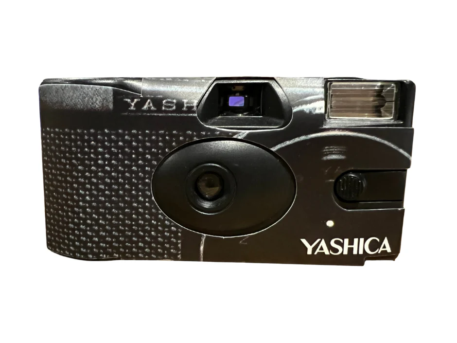 YASHICA Single Use Art Print Film Camera w/ISO400 Film - 35mm - 27 Exposures - Image 11