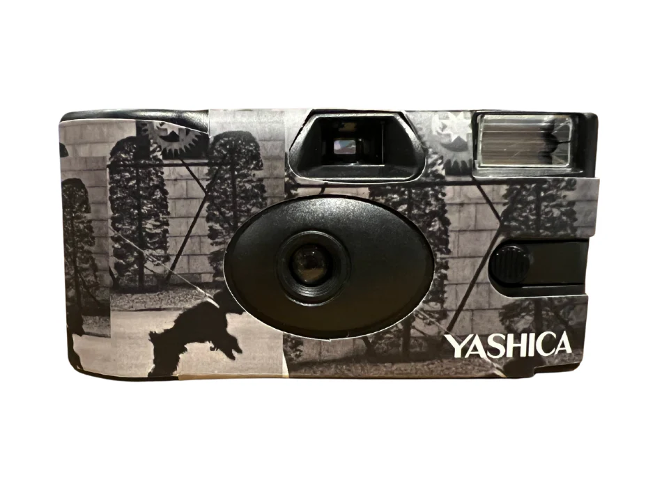 YASHICA Single Use Art Print Film Camera w/ISO400 Film - 35mm - 27 Exposures - Image 2