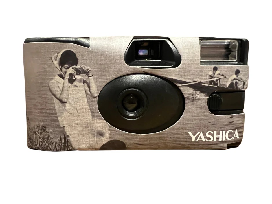 YASHICA Single Use Art Print Film Camera w/ISO400 Film - 35mm - 27 Exposures - Image 7
