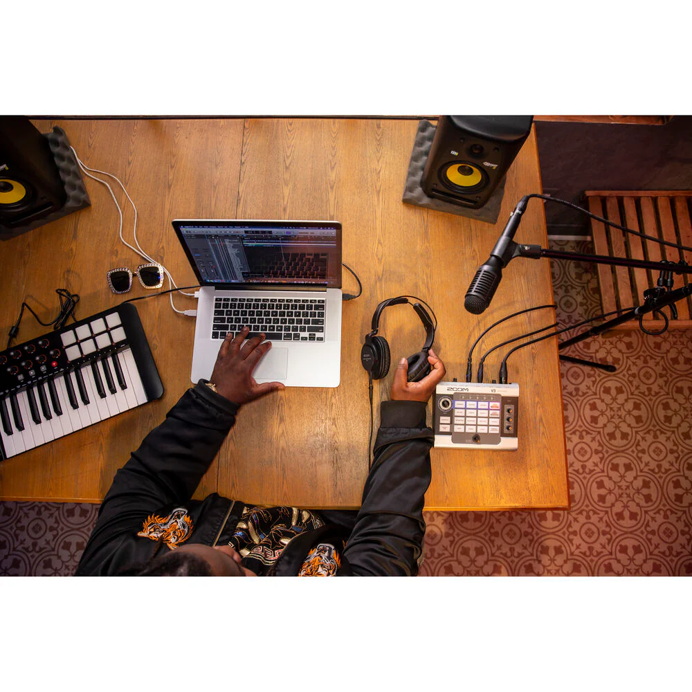 Zoom V3 Vocal Processor - Image 10